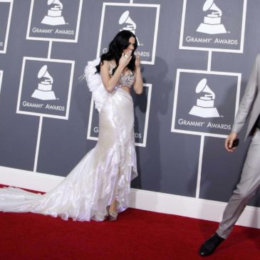 Katy Perry se casa com Russell Brand na Índia
